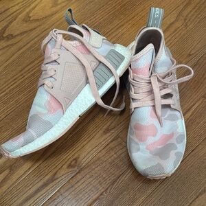 Women's Pink Camouflage Sneakers